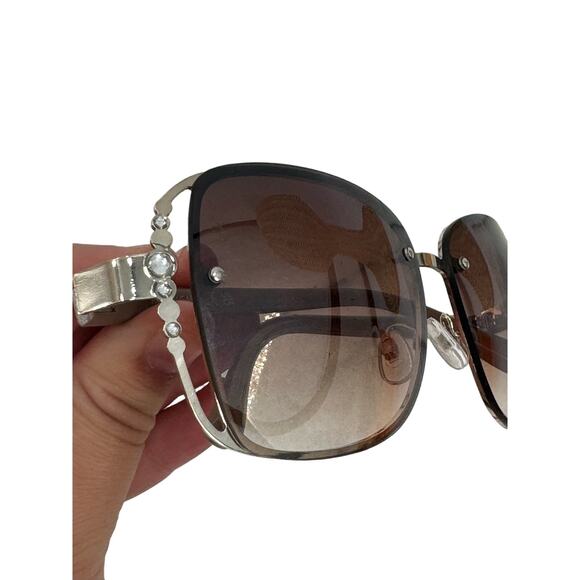 NWOT Rocawear oversize gold sunglasses - Picture 3 of 7